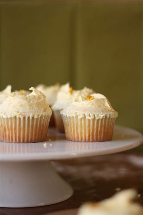 hummingbird-bakery-lemon-cupcakes image