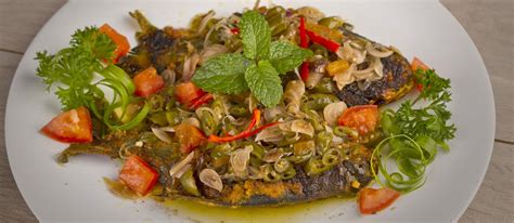7-most-popular-indonesian-fish-dishes-tasteatlas image