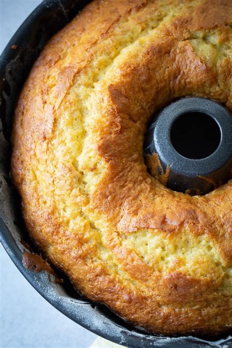 the-best-banana-pudding-cake-bundt-cake-recipe-oh image