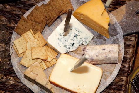 the-best-crackers-for-serving-cheese image