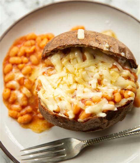 jacket-potato-with-beans-cheese-dont-go-bacon image