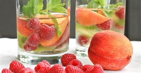 10-white-sangria-recipes-for-a-refreshing-summer image