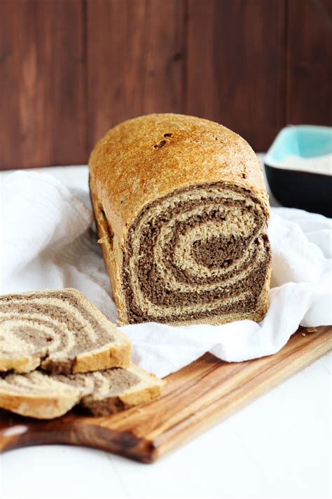 marbled-rye-bread image