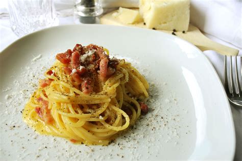 traditional-italian-spaghetti-carbonara-recipes-from-italy image