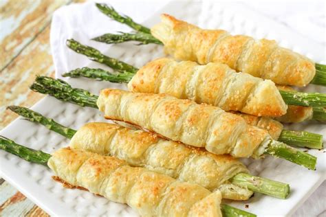 puffy-pastry-wrapped-asparagus-rolls-video-lil image
