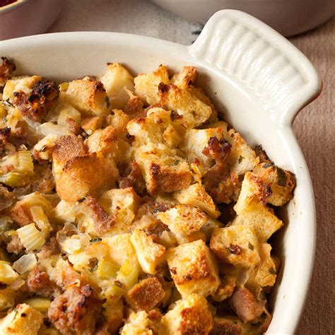 savory-sausage-apple-stuffing-recipe-motts image