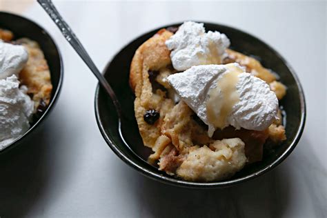 old-fashioned-bread-pudding-with-vanilla-sauce image