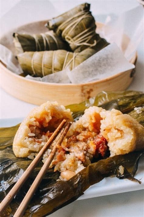 cantonese-style-zongzi-rice-dumplings image