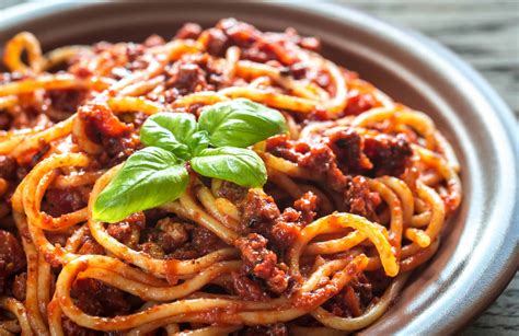 makaronia-me-kima-recipe-greek-style-spaghetti-in-meat image