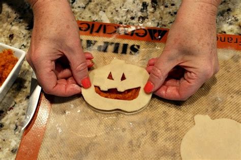 pumpkin-pie-pop-tarts-recipe-girl image