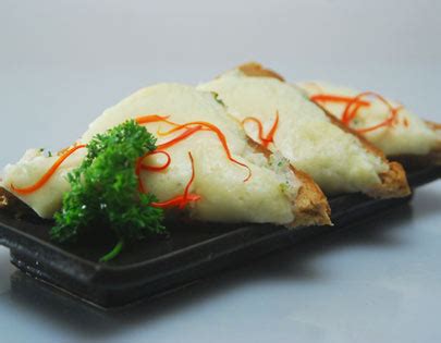 onion-parmesan-cheese-toast-recipe-card-sanjeev image