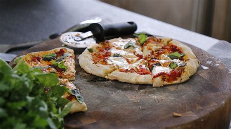 bobby-flays-pizza-margherita-recipe-todaycom image