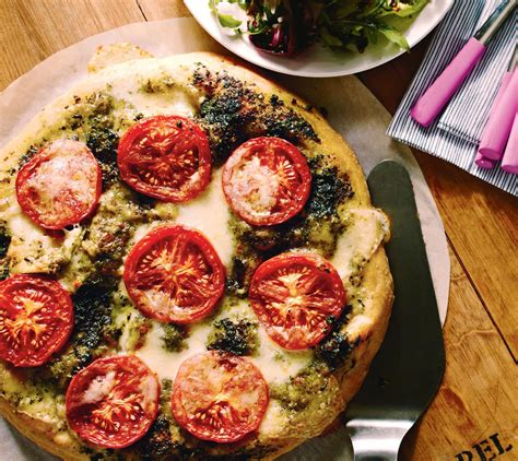 fresh-tomato-pizza-with-basil-garlic-sauce-canadian image