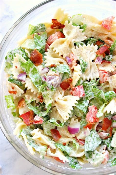 blt-pasta-salad-crunchy-creamy-sweet image