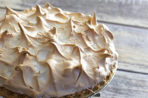 basic-meringue-topping-for-pie-classic image
