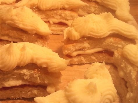 sugarfox-recipe-for-banankager-danish-banana-cakes image