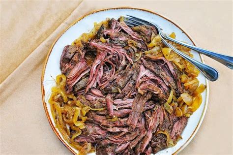 slow-cooked-skirt-steak-and-onions-honest-cooking image