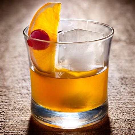 stone-sour-cocktail-recipe-liquorcom image