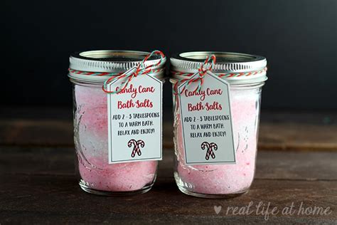 easy-peppermint-bath-salts-recipe-with-free-printable-gift image