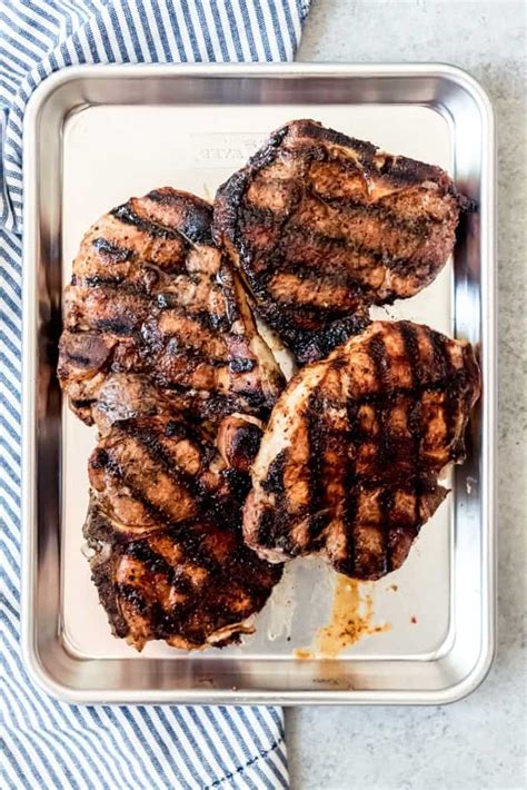 perfect-grilled-pork-chops-with-sweet-bbq-pork-rub image