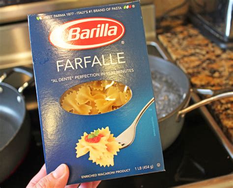 garlic-chicken-and-vegetable-bowtie-pasta-jamie image