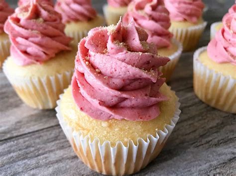 strawberry-cheesecake-cupcakes-the-mommy-mouse image