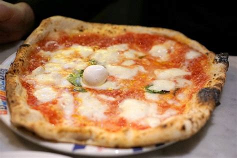 12-must-try-foods-in-naples-eat-like-a-local-in-naples image