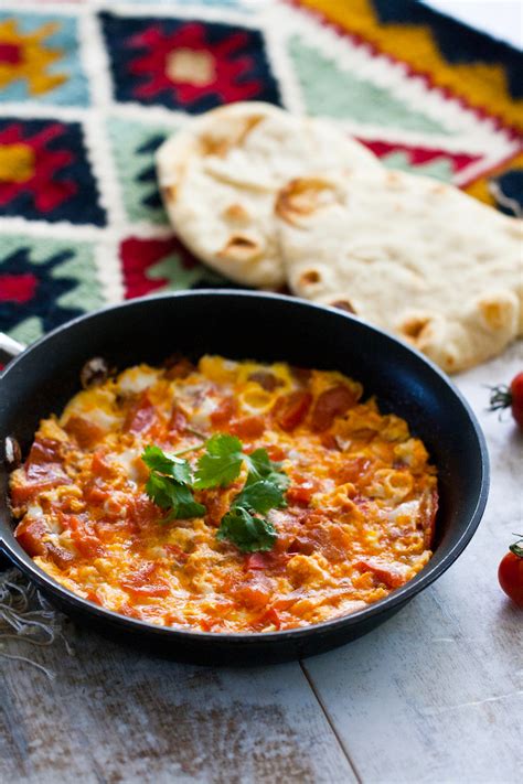 azerbaijani-style-eggs-with-tomatoes-az-cookbook image