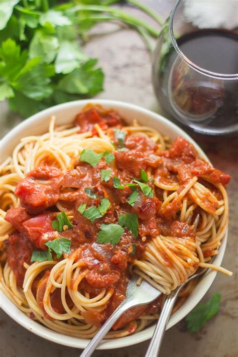 spaghetti-in-spicy-vegan-tomato-cream-sauce image