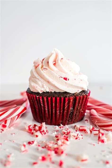 peppermint-cupcakes-with-buttercream-frosting-lets image