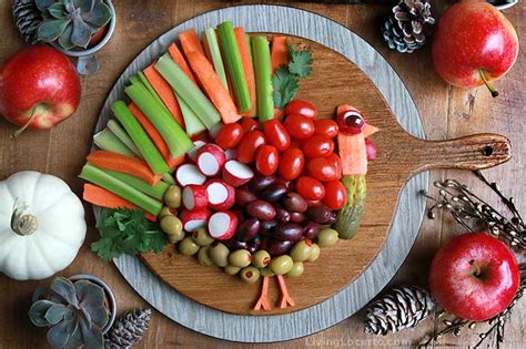 15-creative-vegetable-tray-ideas-holiday-charcuterie image