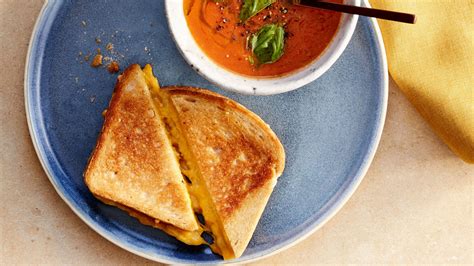 grilled-cheese-and-tomato-soup-how-to-get-this image