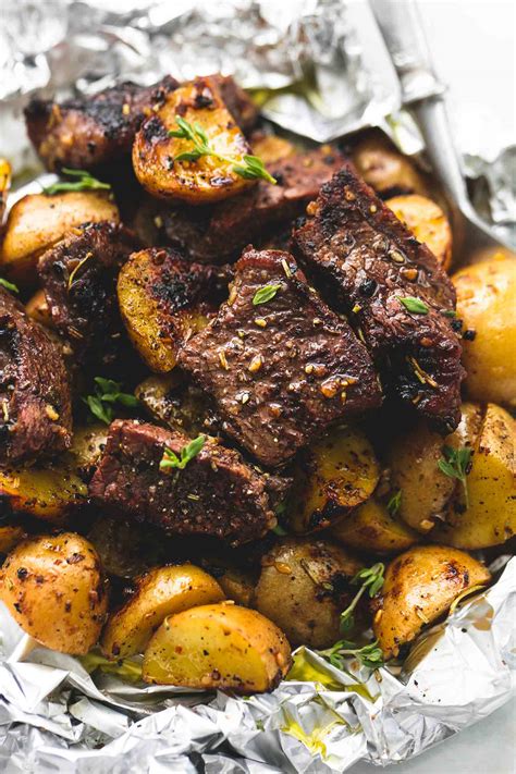garlic-steak-and-potato-foil-packs-creme-de image