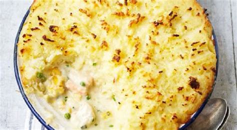 easy-to-scale-cheesy-fish-pie-with-kale image