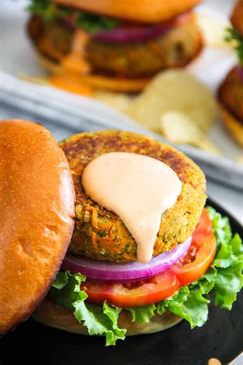easy-chickpea-burgers-ministry-of-curry image