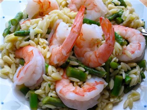 orzo-shrimp-and-asparagus-salad-my-colombian image