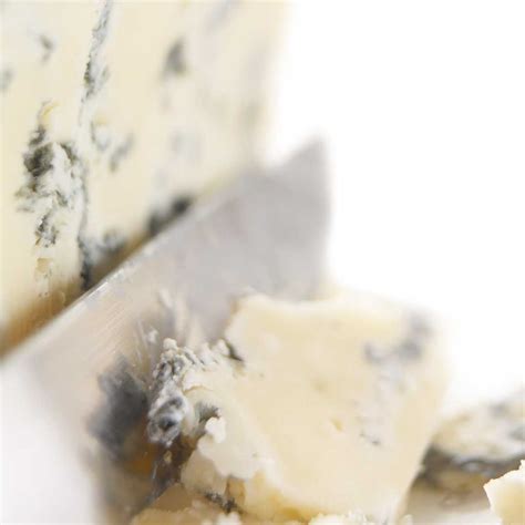 port-wine-soaked-blue-cheese-ricardo-ricardo-cuisine image