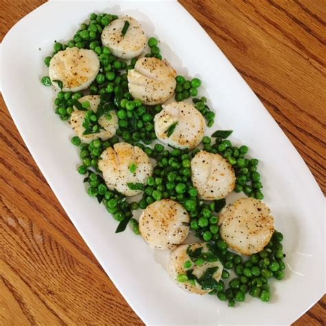 artful-eating-sauteed-scallops-with-peas-the image