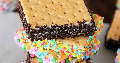 frosting-graham-wiches-aka-how-to-enjoy-leftover image