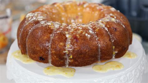 the-best-thanksgiving-cranberry-orange-bundt-cake image