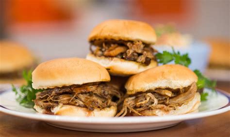 tennessee-pulled-pork-sandwiches-with-bbq-vinegar image