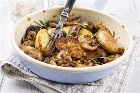 roasted-potatoes-with-mushrooms-onions-and-garlic image