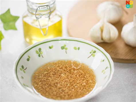 crispy-garlic-oil-recipe-noobcookcom image