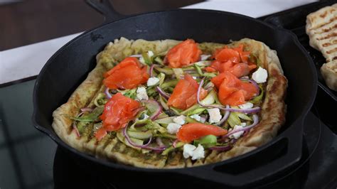 asparagus-and-goat-cheese-grilled-pizza-etalk image
