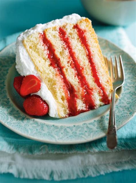 strawberry-rhubarb-layer-cake-ricardo-ricardo image