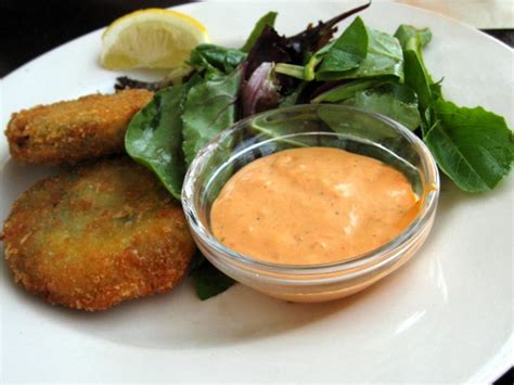 crab-cakes-with-remoulade-sauce image