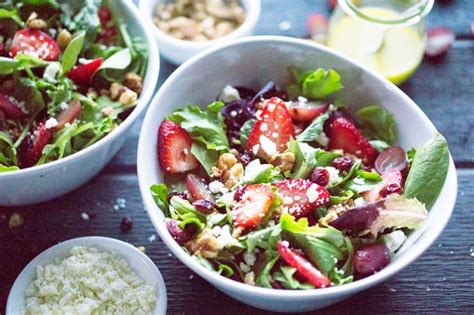 strawberry-salad-spring-mix-salad-the-kitchen-girl image