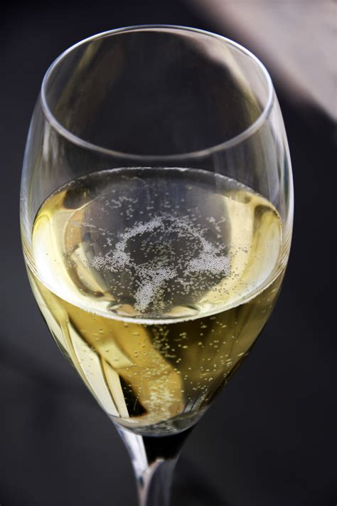 champagne-wikipedia image