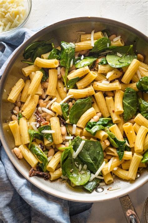 tuscan-pasta-with-cannellini-beans-nourish-and-fete image