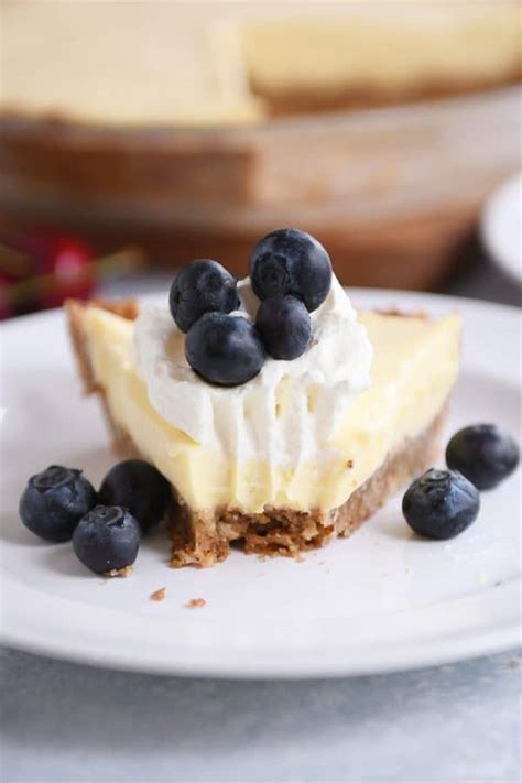 berries-and-cream-pie-with-pecan-graham-cracker image